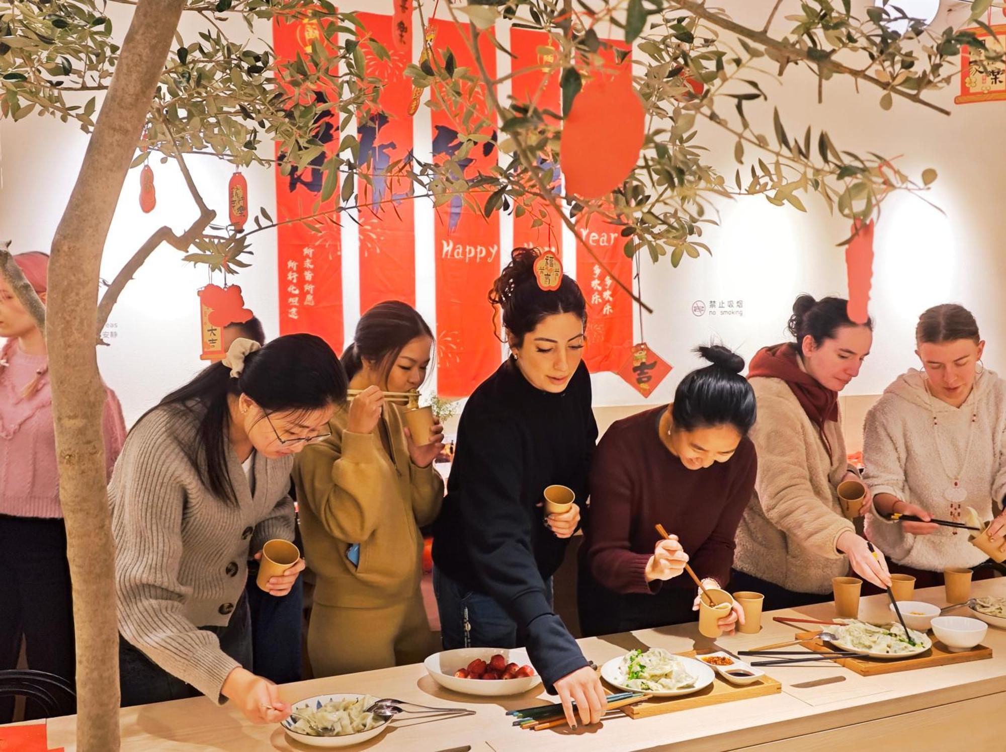 Hi Cozy International Youth Hostel East Nanjing Road & The Bund - Free Gym 上海 外观 照片